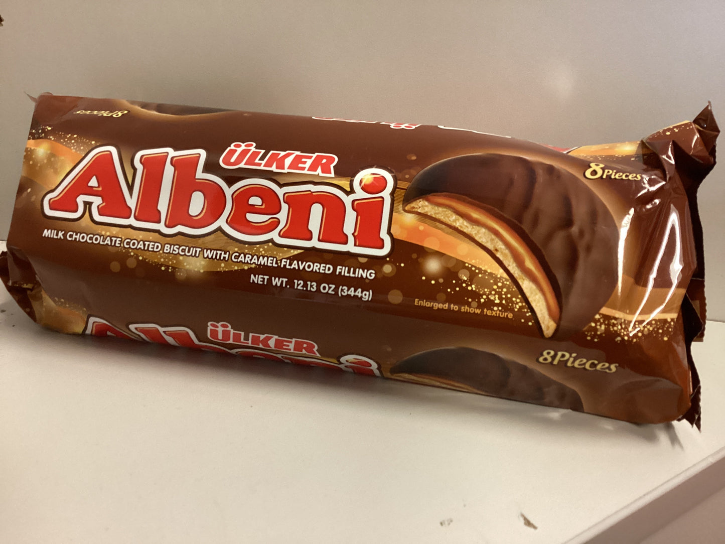 ALBENI.  MILK CHOCOLATE BISCUIT