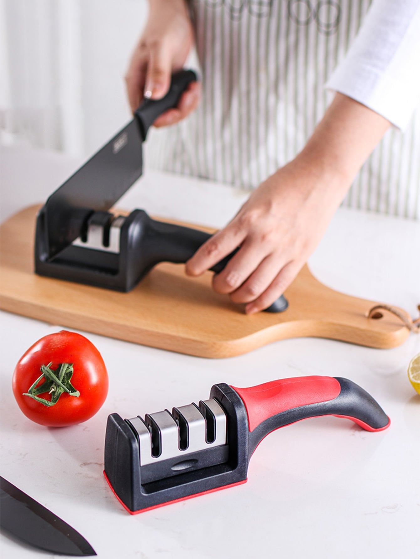 Knife sharpener